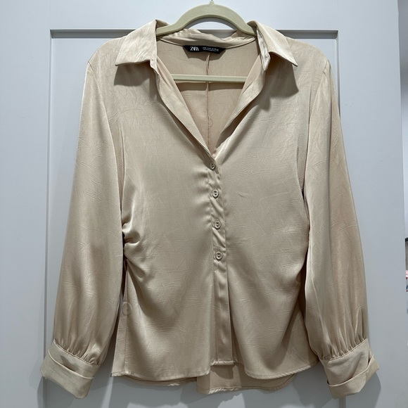 Zara SHOULDER PAD SATIN EFFECT SHIRT cream tan medium button down silk top - Picture 2 of 4